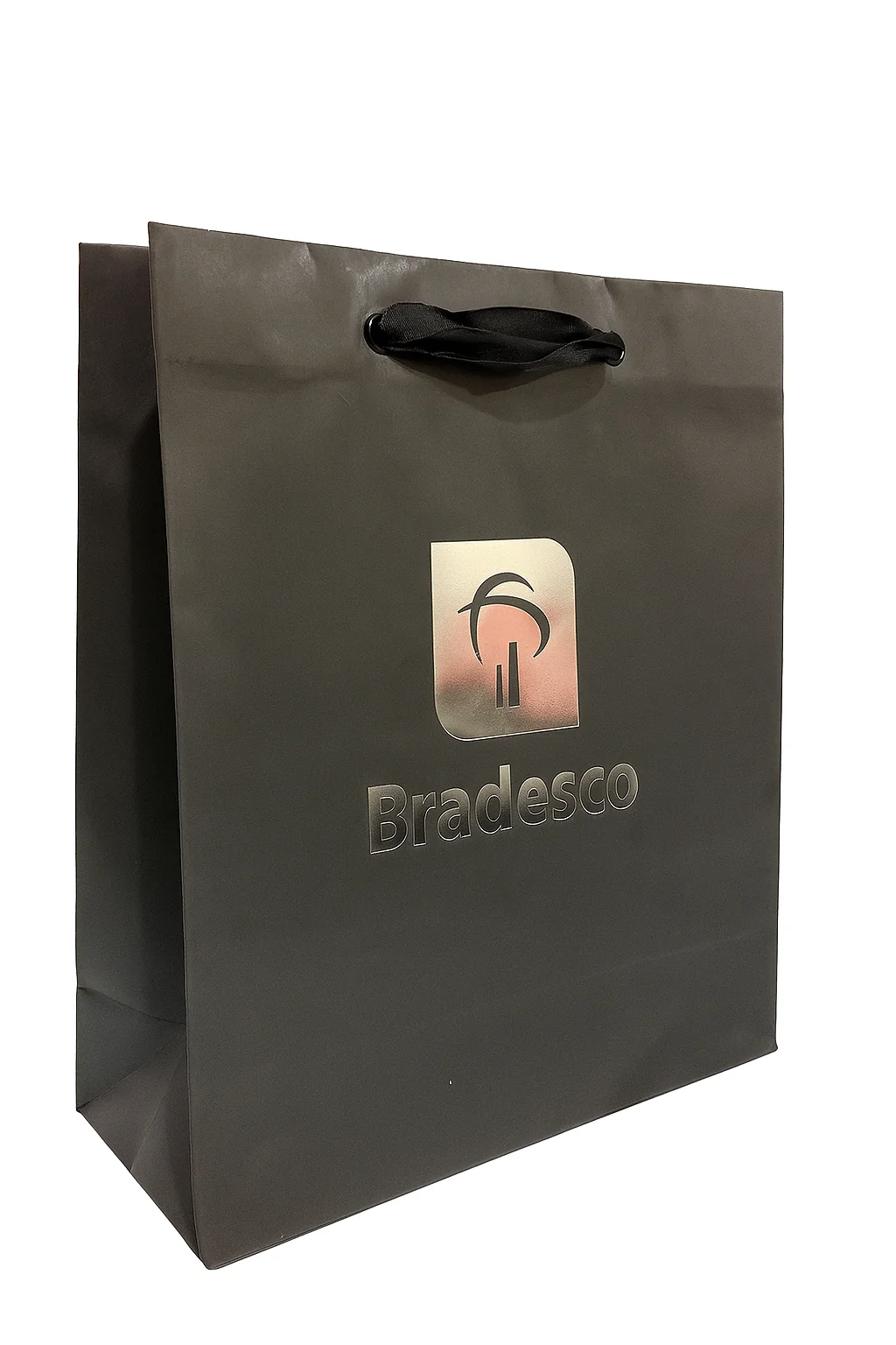 Fotografia real de sacolas de papel com hot stamping, referência hotstamping-prata